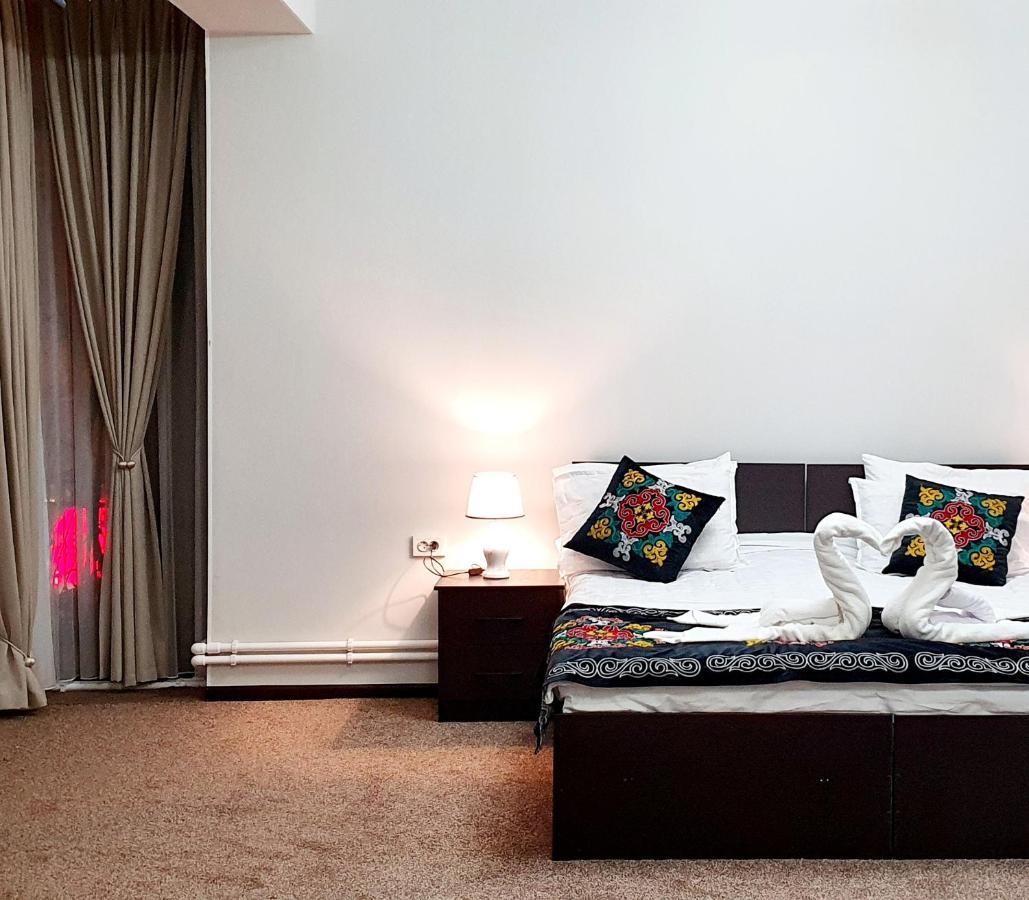 Ocean Hotel Osh Ngoại thất bức ảnh